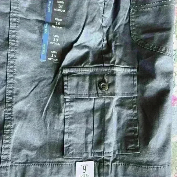 Women Lee flex to go Bermuda shorts 9 inch in scene size 16 new with tags​ - Picture 6 of 7